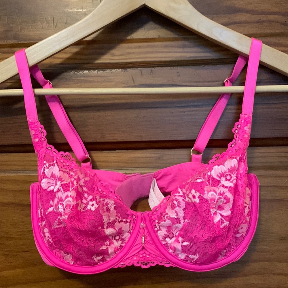 Victoria’s Secret Pink Lace Bra